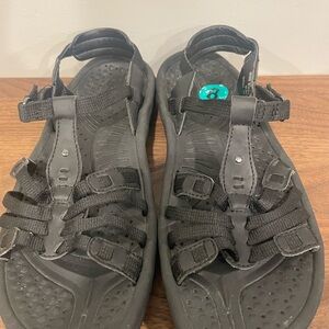 Earth Black Strappy Sandals